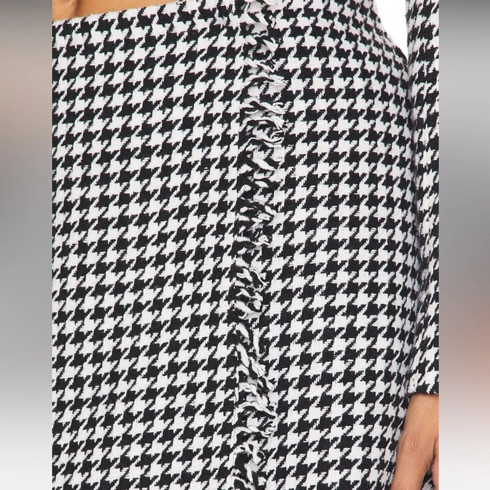 Steve Madden Stylish Black and White Houndstooth Skirt - Picture 5 of 6